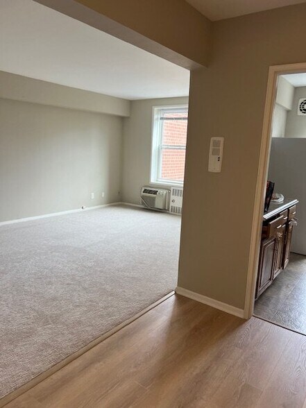 Building Photo - 7 4th St