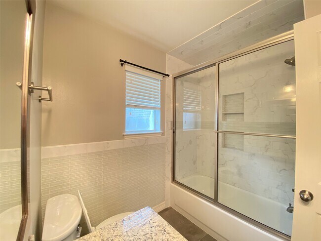 Building Photo - 2222 Alberton Ln