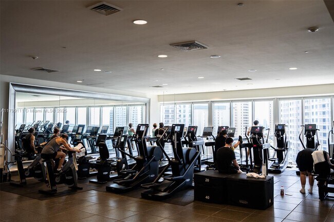 Building Photo - 475 Brickell Ave