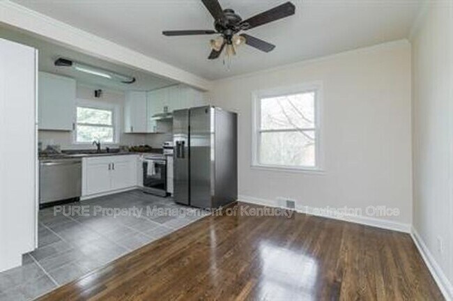 Building Photo - 574 Bob-O-Link Drive