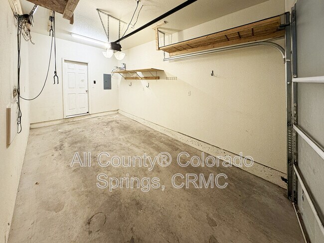 Building Photo - 4880 Kerry Lynn View