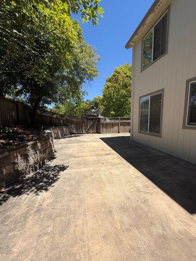 Building Photo - Three Bedroom/ 3 Bathroom Home for Rent in Rincon Valley!!!
