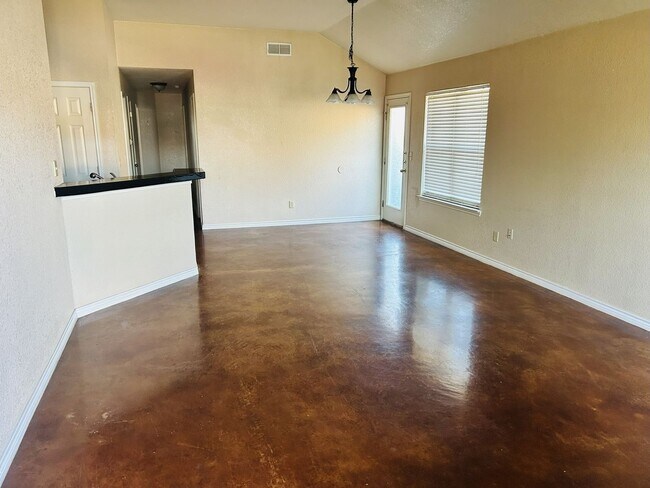 Building Photo - 2009 Charleston Ct