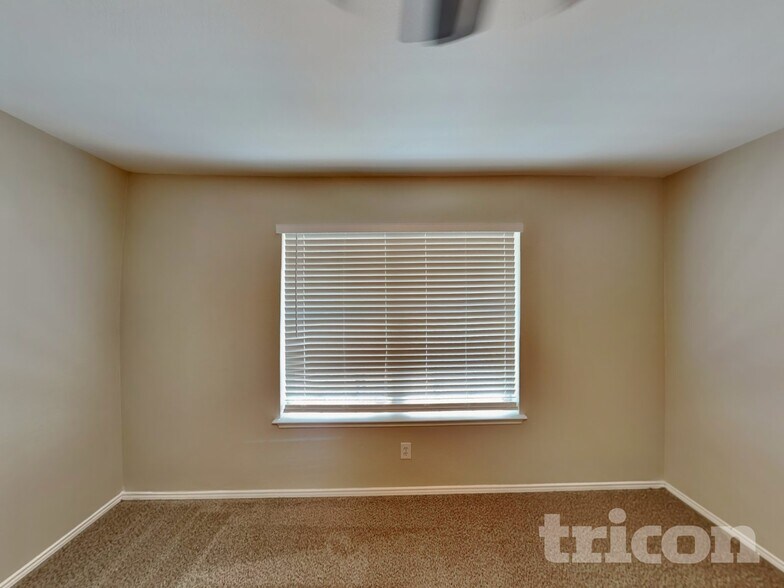 Building Photo - 1575 Wildflower Dr