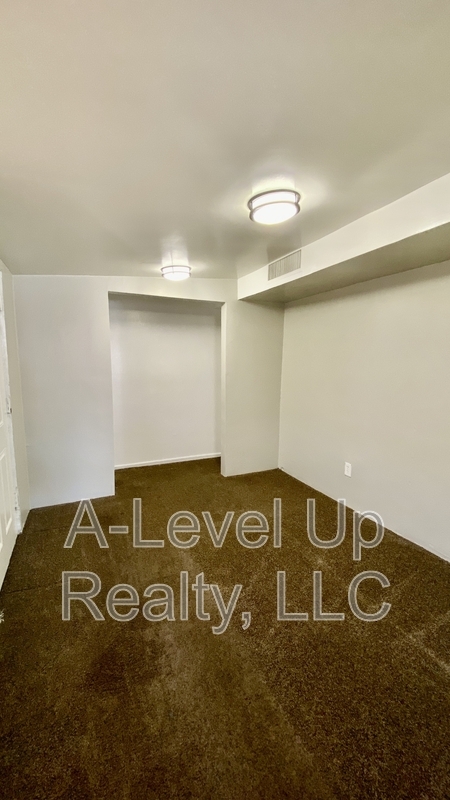 Building Photo - 3909 S 14th Ave