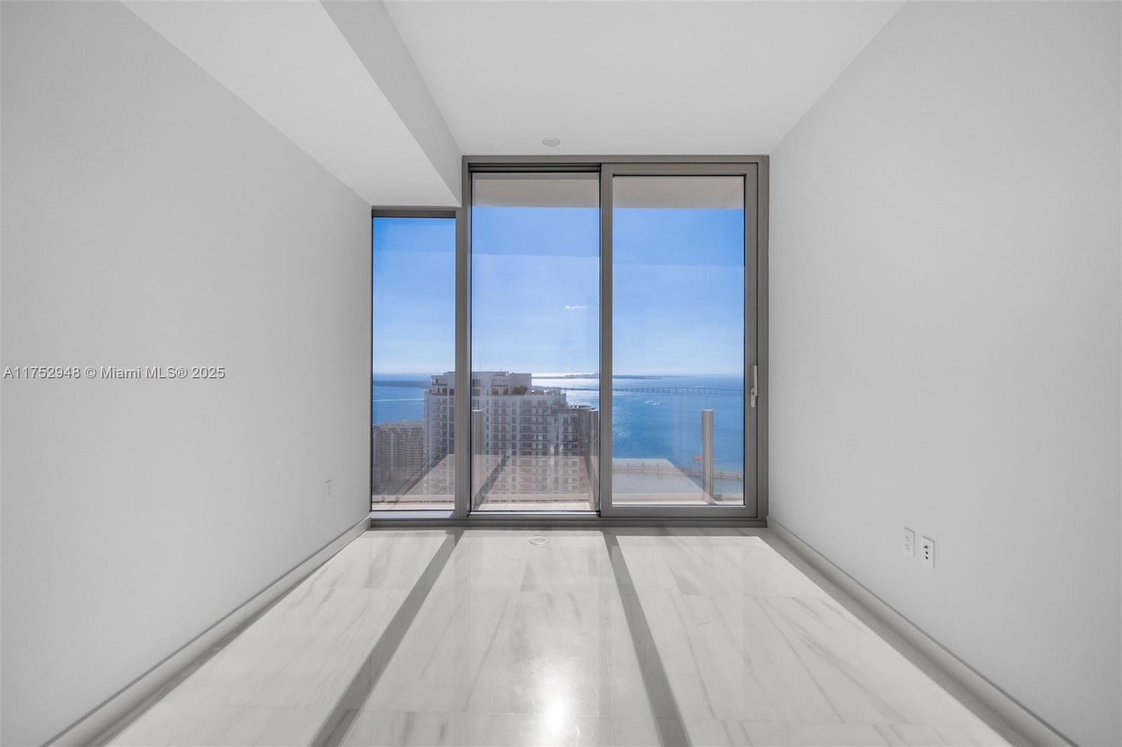 Building Photo - 300 Biscayne Boulevard Way