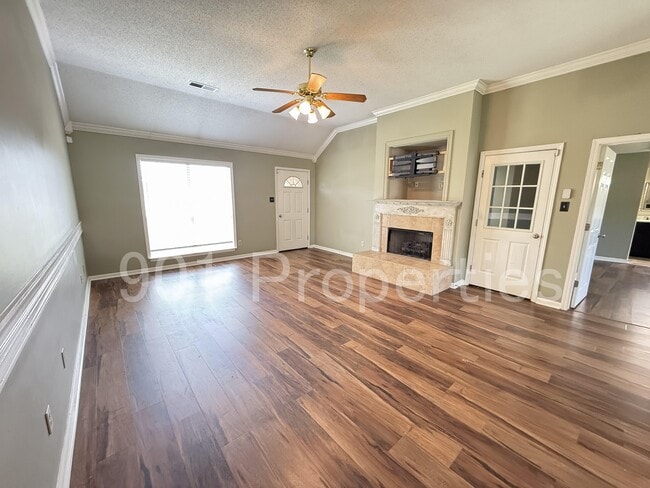 Building Photo - 40 Garden View Dr