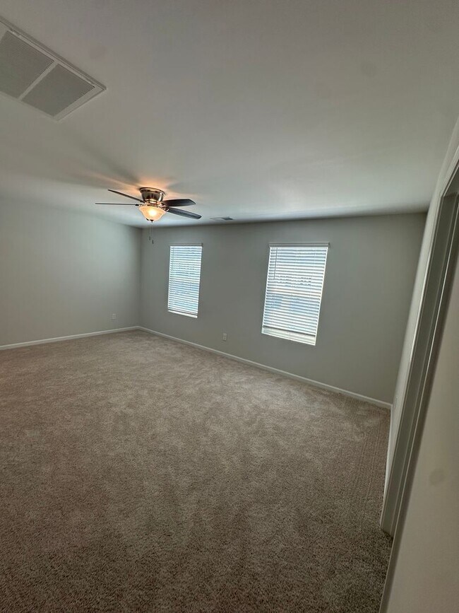 Building Photo - 926 Lodgepole Ln