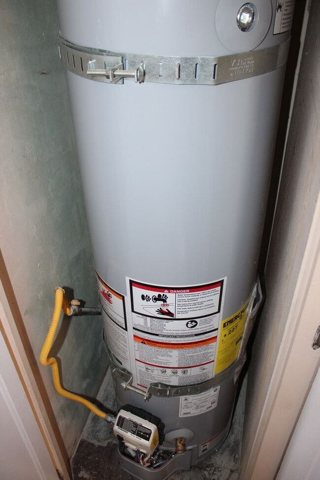 Building Photo - 1013-1013 12th St