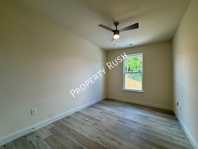 Building Photo - 1918 Cypress Ln