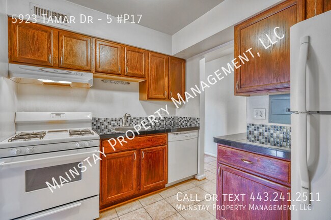 Building Photo - 5923 Tamar Dr