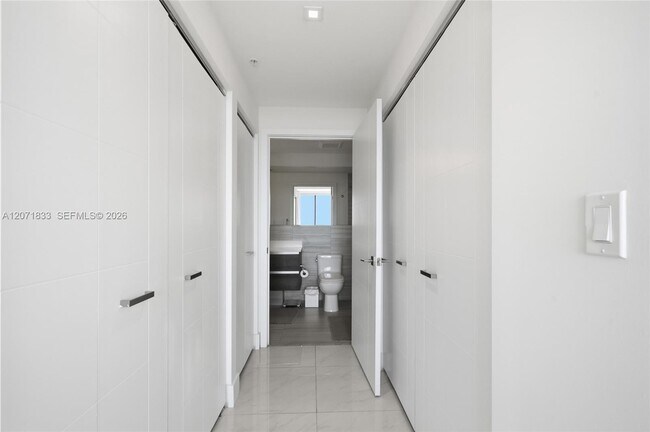 Building Photo - 301 Altara Ave