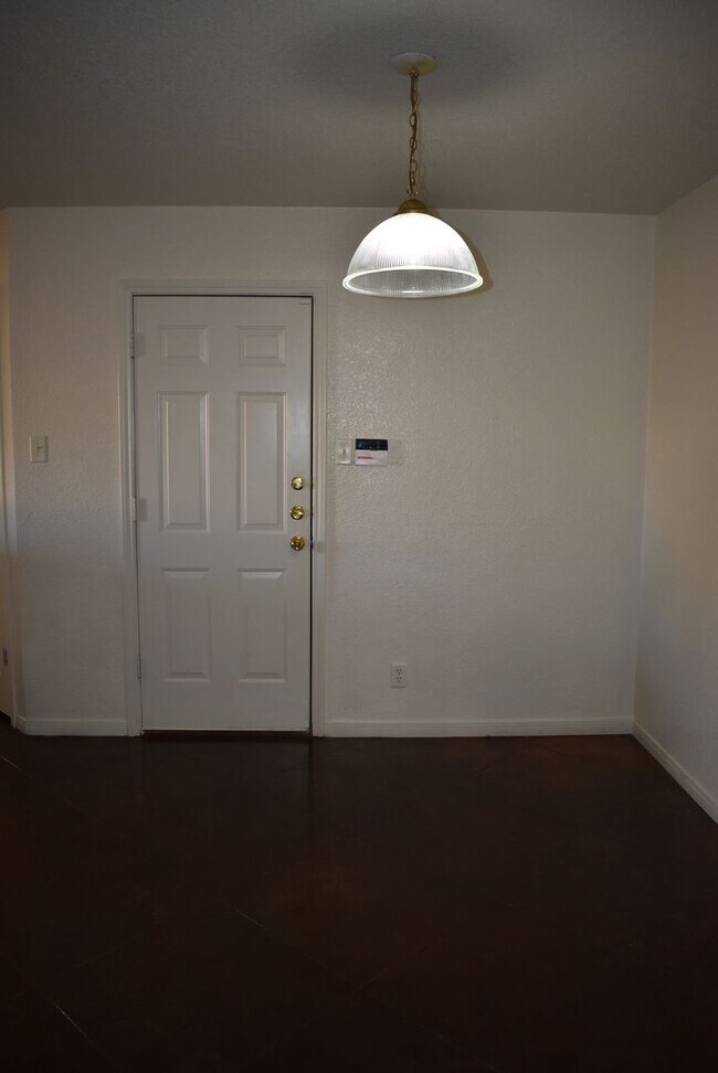 Building Photo - 3503 Dustin Ct