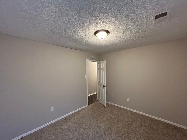 Building Photo - 7080 Benji Ave