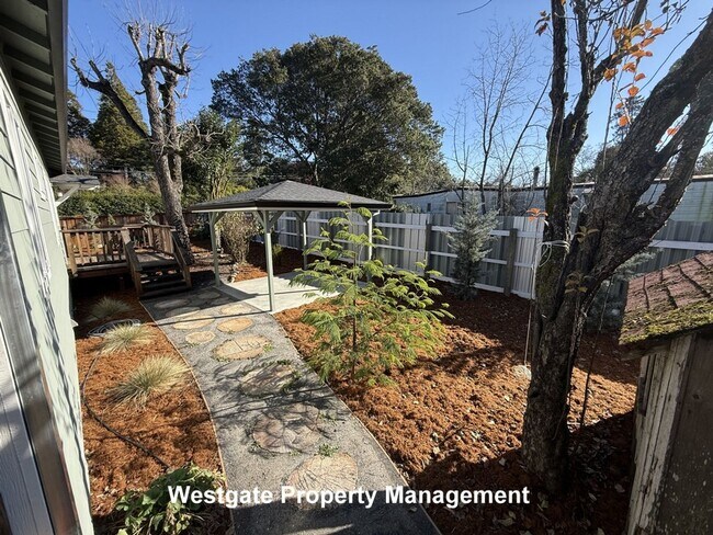 Building Photo - 2249 Bodega Ave