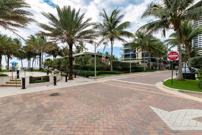 Building Photo - 2101 S Surf Rd