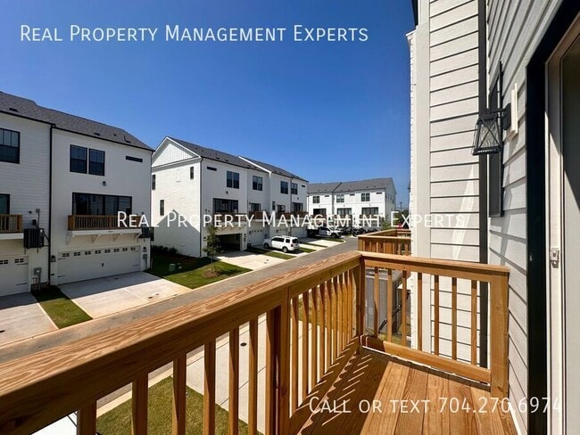 Building Photo - 5008 Layman Dr