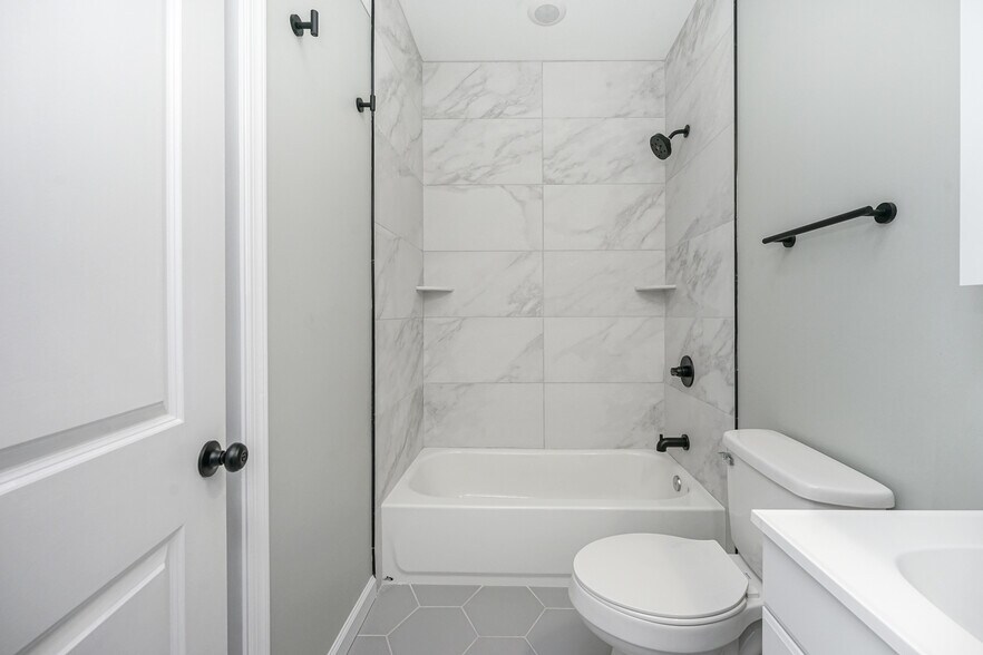 Building Photo - 1315 S 30th St