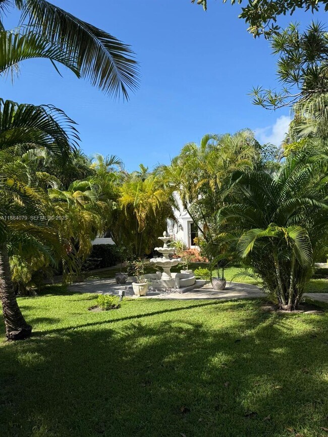 Building Photo - 10074 E Bay Harbor Dr