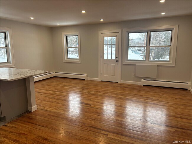 Building Photo - 157 6th Ave