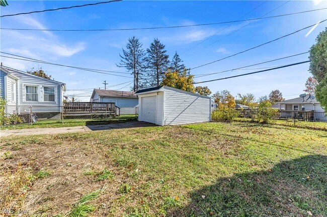 Building Photo - 12107 Worthington Ave