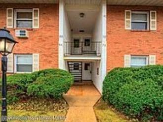 Primary Photo - 735 Greens Ave