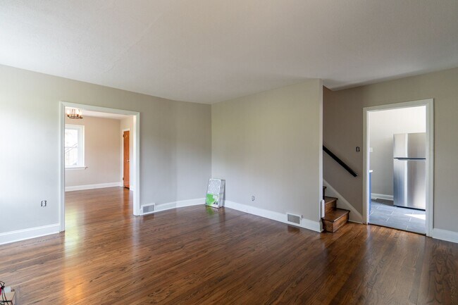 Building Photo - Rare 4 bed Gem in Marple Newtown