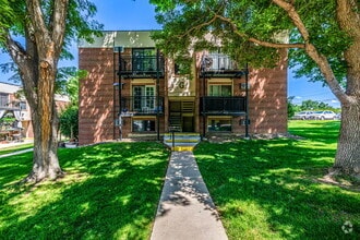 Building Photo - Freshly updated Two bed one bath for rent