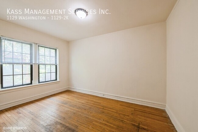 Building Photo - 1129 Washington St