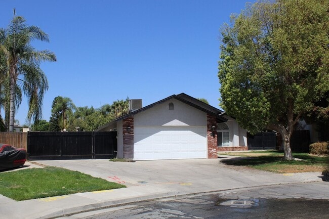Primary Photo - Northwest Home with Pool