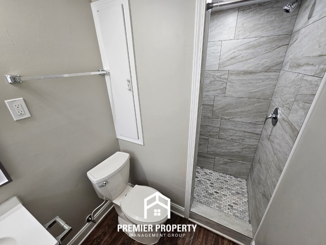 Building Photo - 5740 Fox Bend Ave