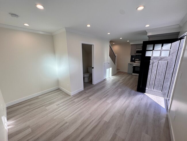 Building Photo - 23442 Kathryn Ave