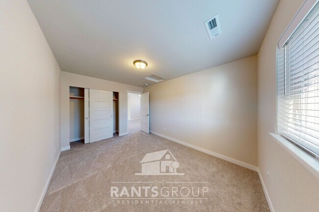 Building Photo - Beautiful Home in Newer Subdivision! Easy freeway access!