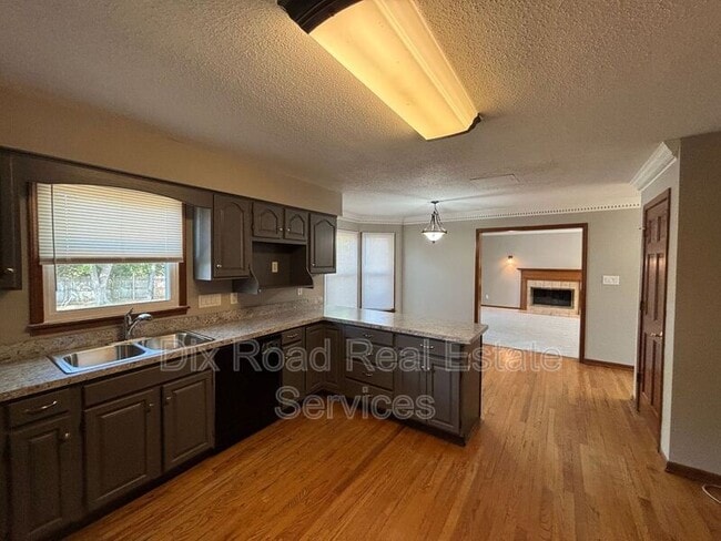 Building Photo - 4537 Rosewood Ct
