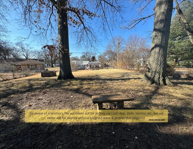 Building Photo - 10135 Cabot Dr