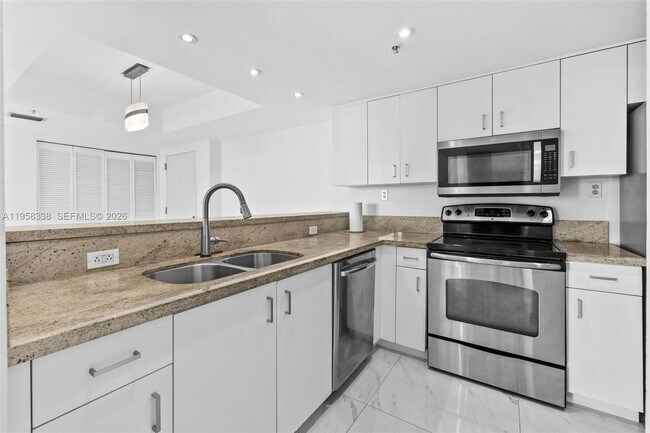 Building Photo - 650 West Ave