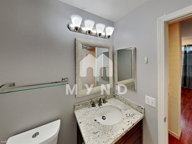 Building Photo - 3 br, 2.5 bath Townhome - 3597 Dayton Common