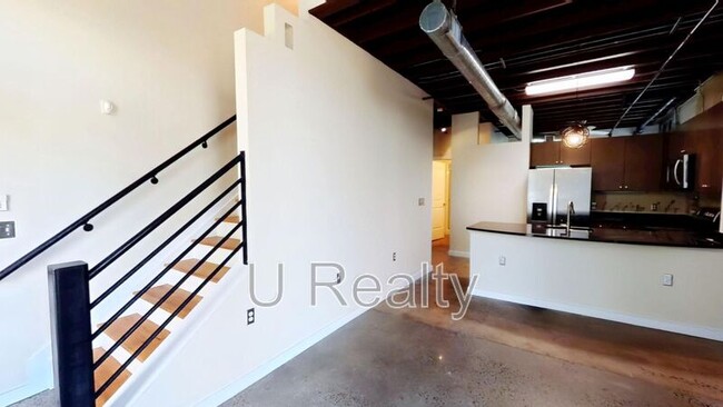 Building Photo - 800 Academy St