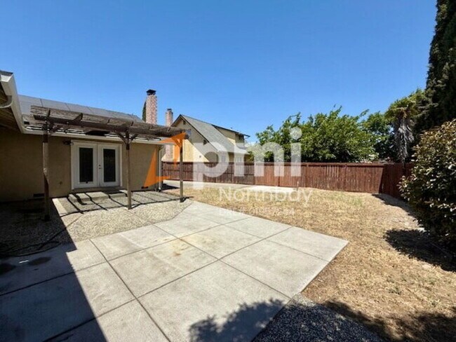 Building Photo - 511 Del Oro Ct