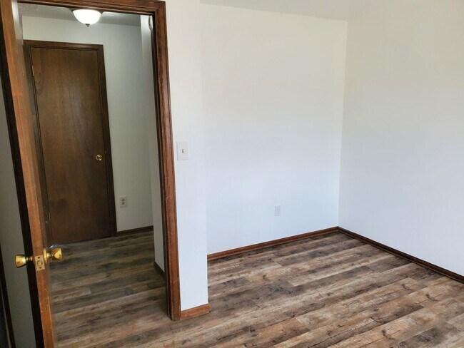 Building Photo - 5528 Fiesta Ln