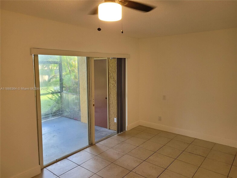 Building Photo - 4455 Treehouse Ln