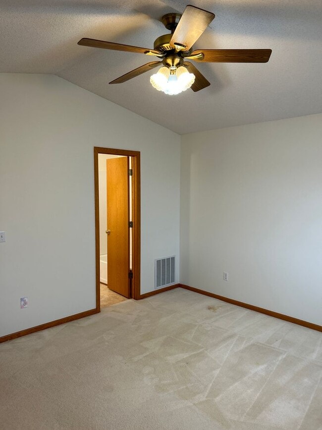 Building Photo - 9326 Inland Ln N