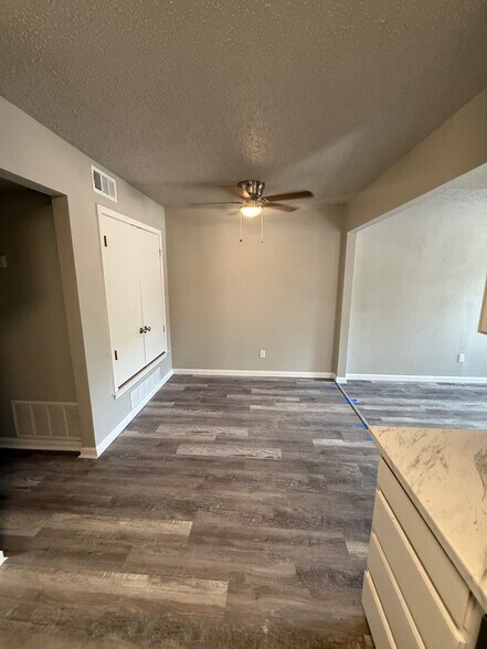 Building Photo - 1411 Lackey Ct