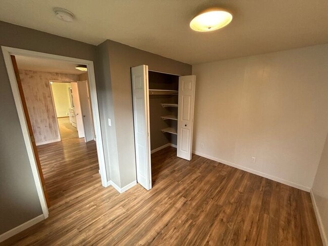 Building Photo - 1650 NW Highland Dr