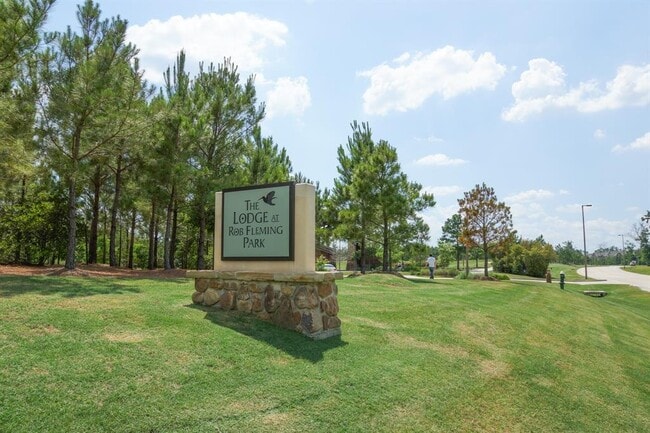 Building Photo - 103 Aventura Pl