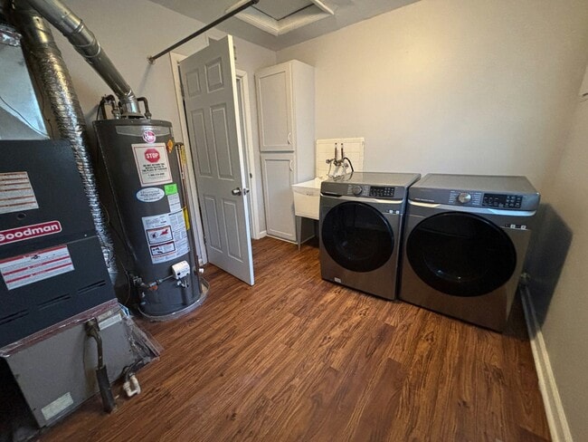 Building Photo - 11265 Essex Ave