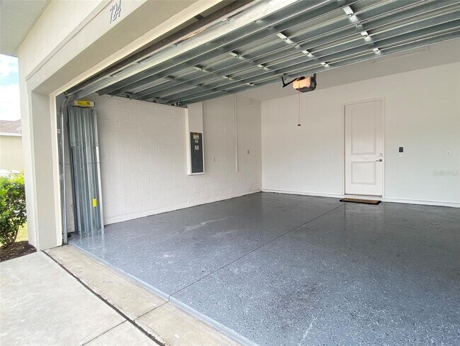 Building Photo - 724 Winterside Dr