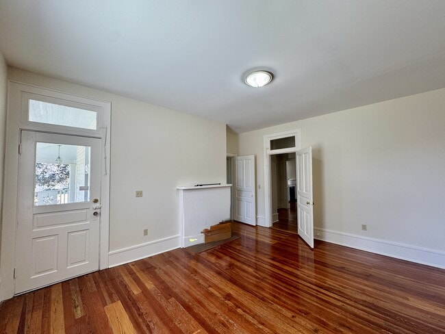 Building Photo - 506 Mayes Ave