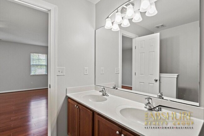 Building Photo - 3704 Hinton Grove Pl