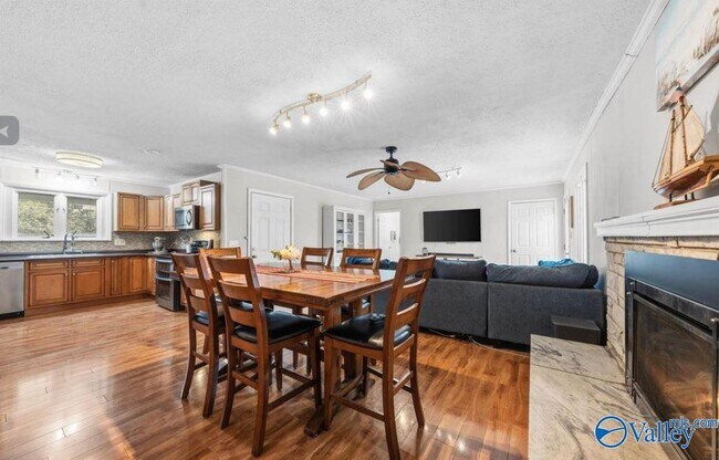 Building Photo - 7600 Teal Dr SW